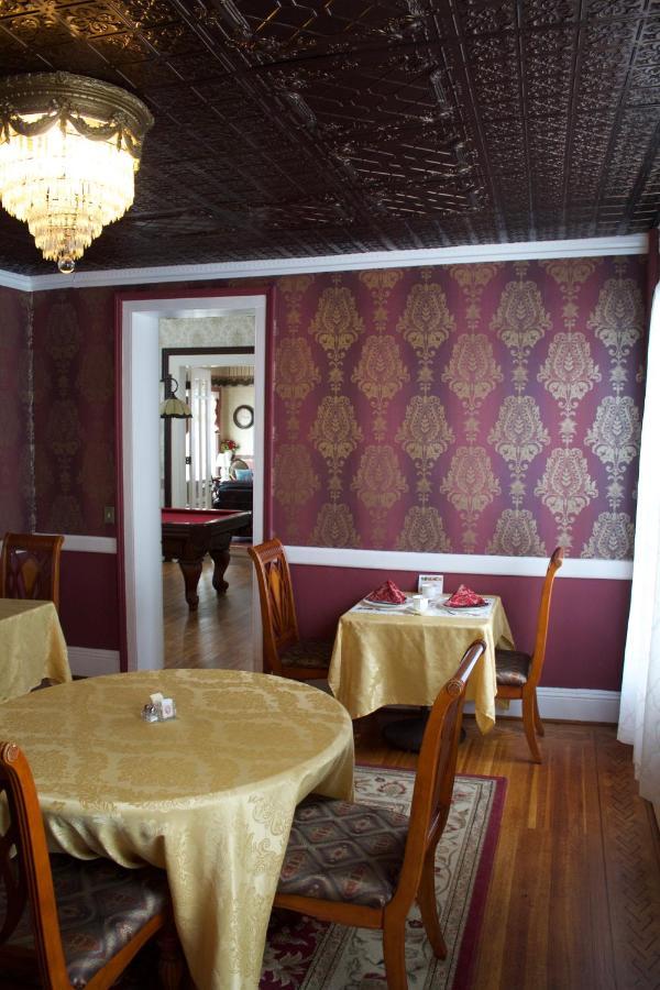 The Gridley Inn B&B 滑铁卢 外观 照片