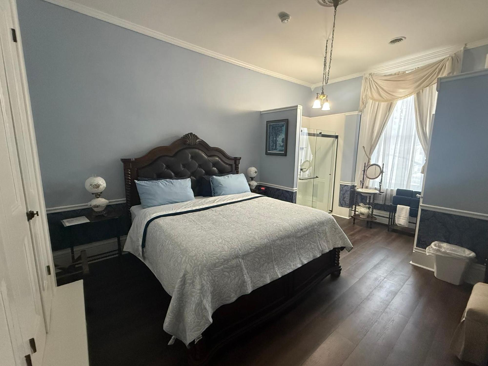 The Gridley Inn B&B 滑铁卢 外观 照片