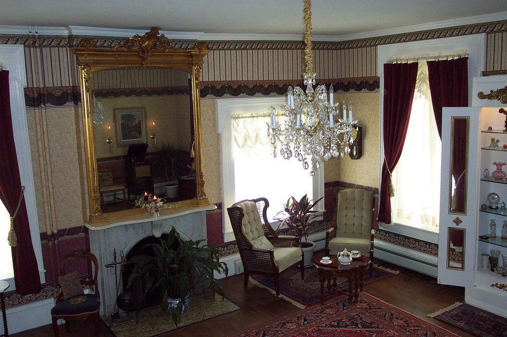 The Gridley Inn B&B 滑铁卢 外观 照片