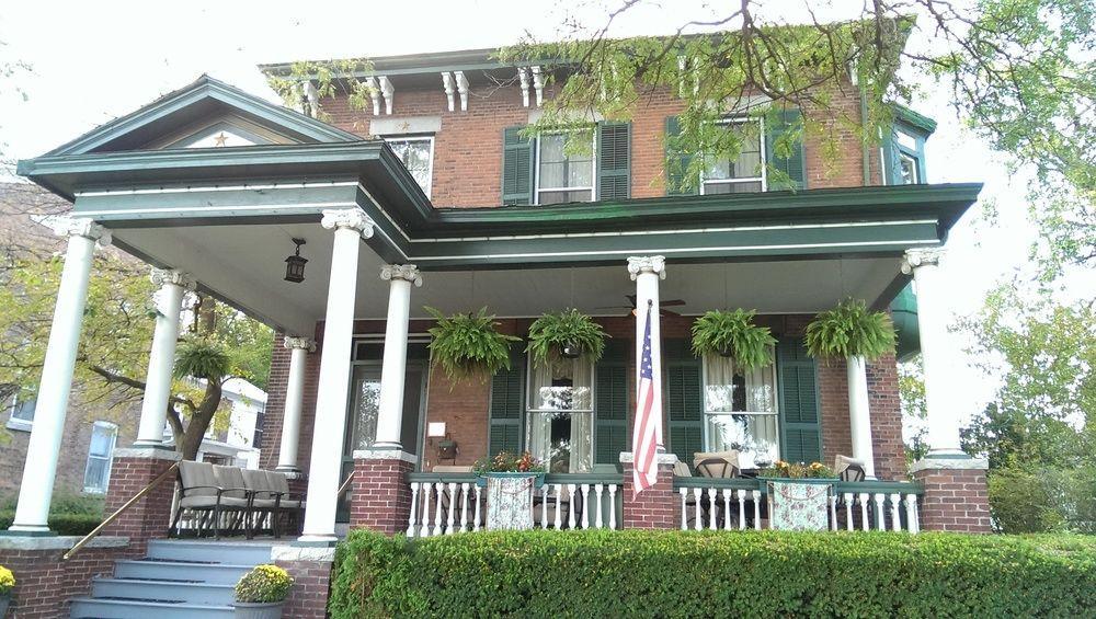 The Gridley Inn B&B 滑铁卢 外观 照片