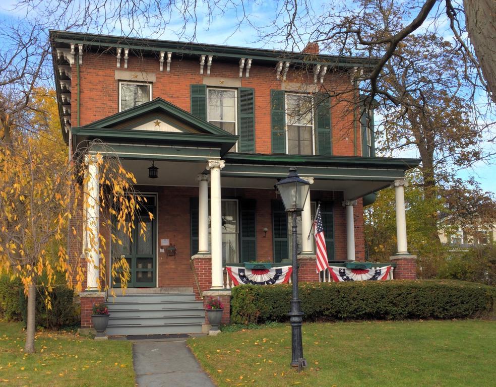 The Gridley Inn B&B 滑铁卢 外观 照片