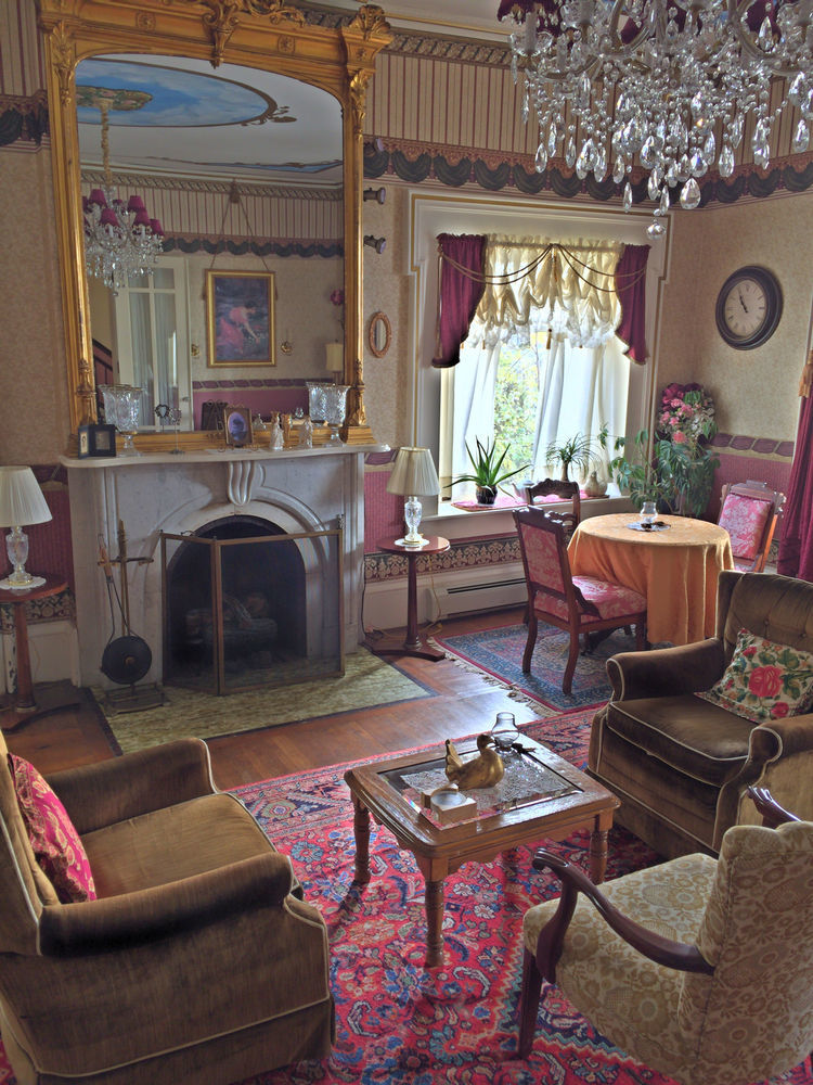 The Gridley Inn B&B 滑铁卢 外观 照片