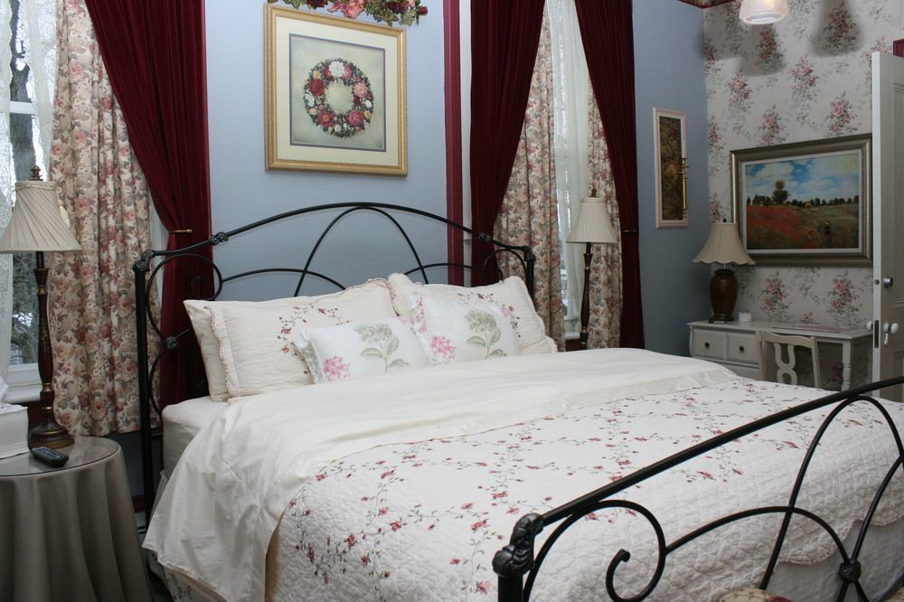 The Gridley Inn B&B 滑铁卢 外观 照片