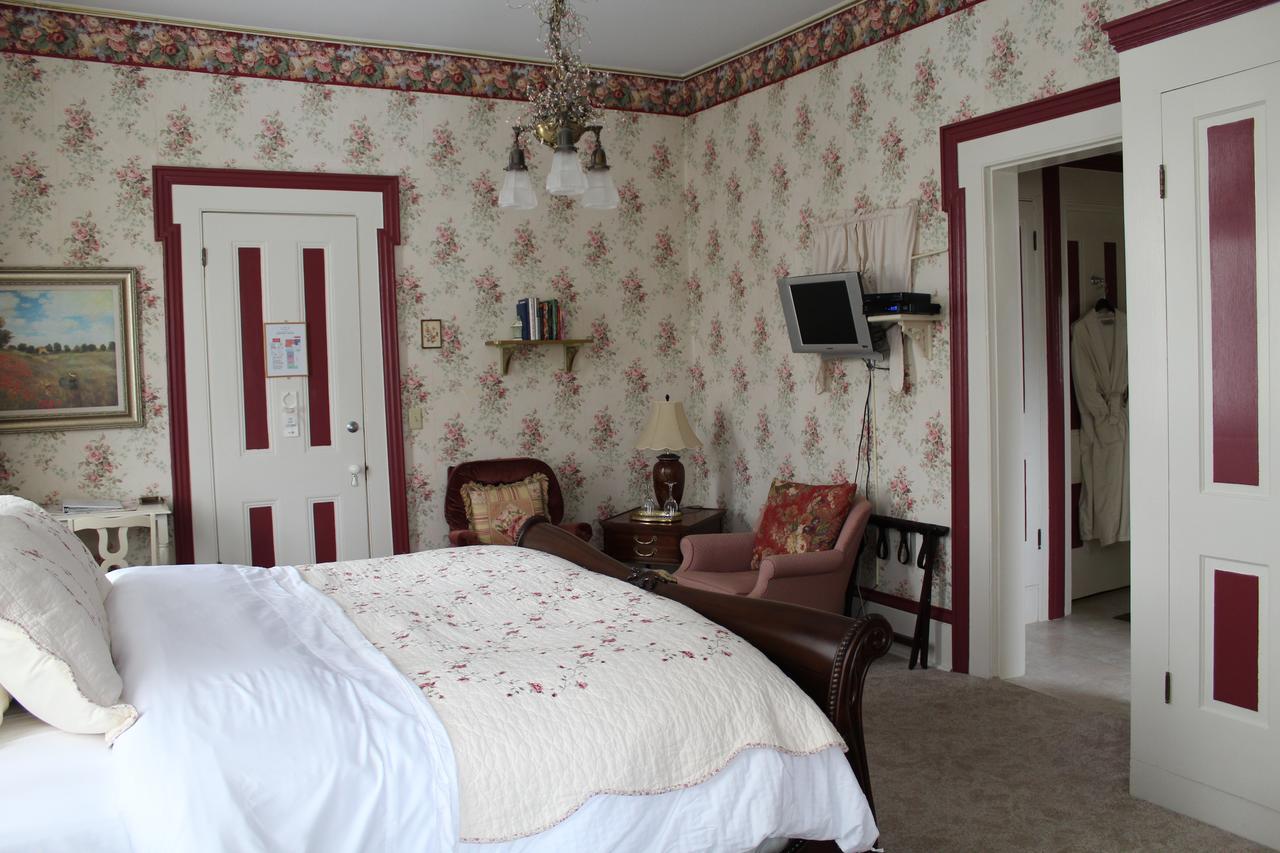 The Gridley Inn B&B 滑铁卢 外观 照片