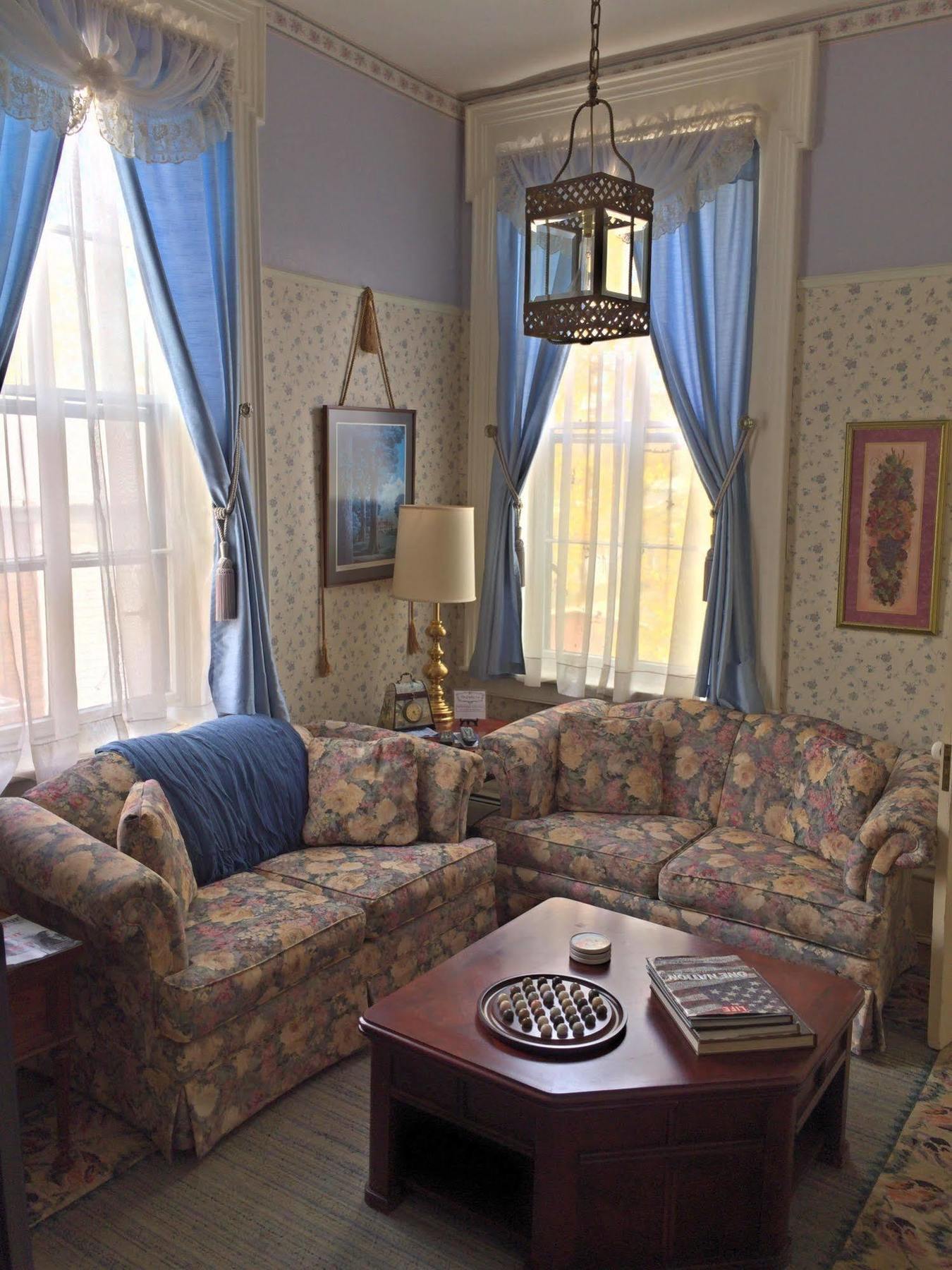 The Gridley Inn B&B 滑铁卢 外观 照片